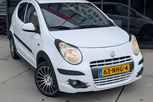 Suzuki Alto (2010) thumbnail 5