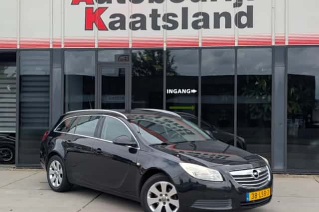 Opel Insignia Sports Tourer (2010) thumbnail 1