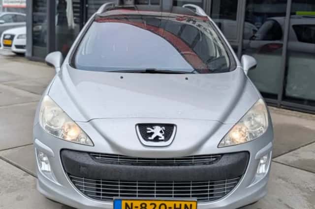 Peugeot 308 (2009) thumbnail 1