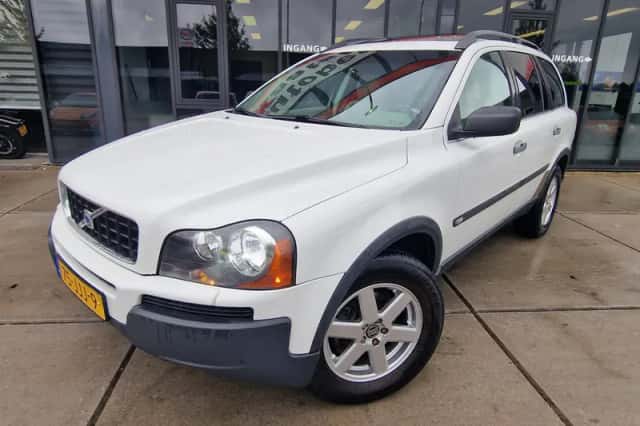 Volvo XC90 (2004) thumbnail 2