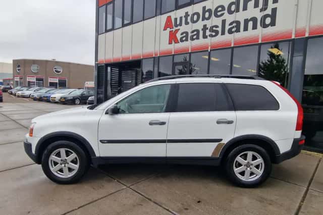 Volvo XC90 (2004) thumbnail 3