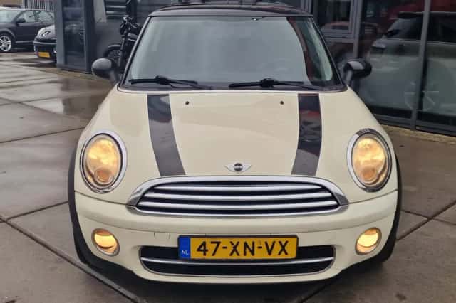 MINI Cooper (2007) thumbnail 6