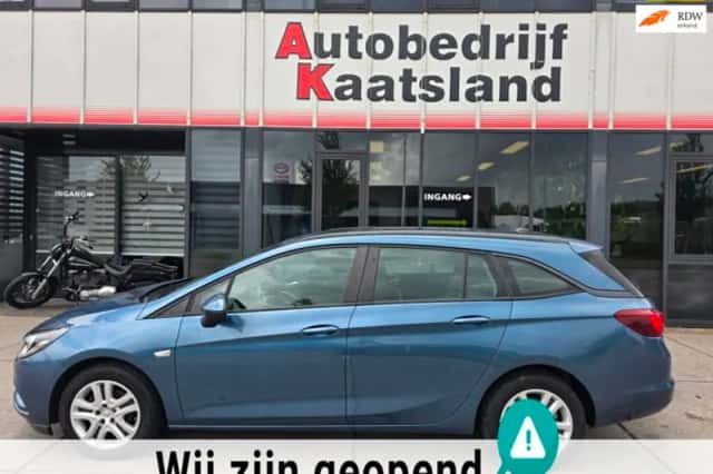 Opel Astra Sports Tourer (2016) thumbnail 1