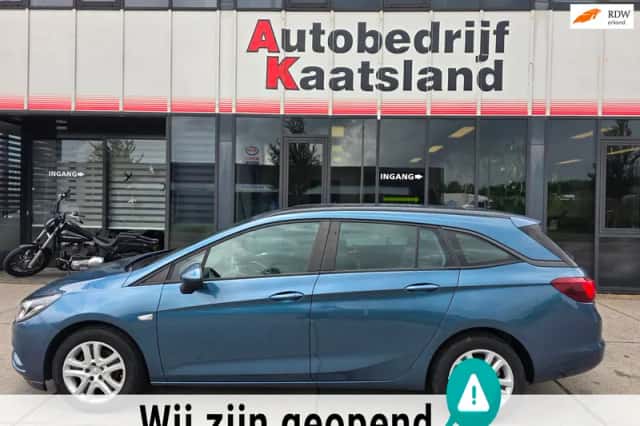 Opel Astra Sports Tourer (2016) thumbnail 2