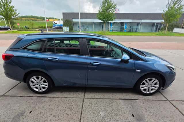 Opel Astra Sports Tourer (2016) thumbnail 6