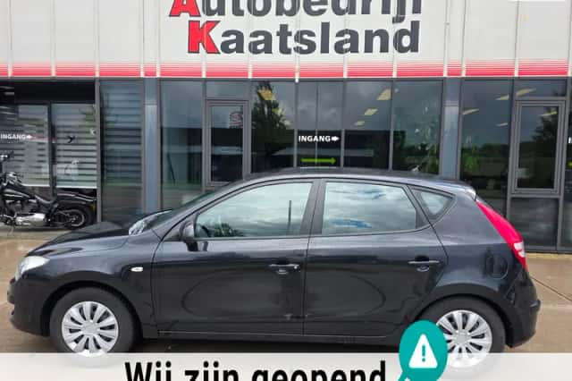 Hyundai i30 (2011) thumbnail 2