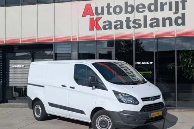 Ford Transit Custom (2015) thumbnail 2