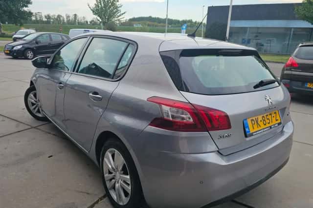 Peugeot 308 (2017) thumbnail 5