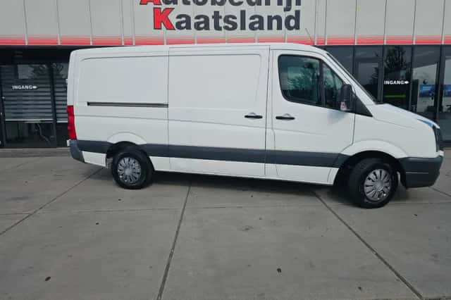 Volkswagen Crafter (2015) thumbnail 3
