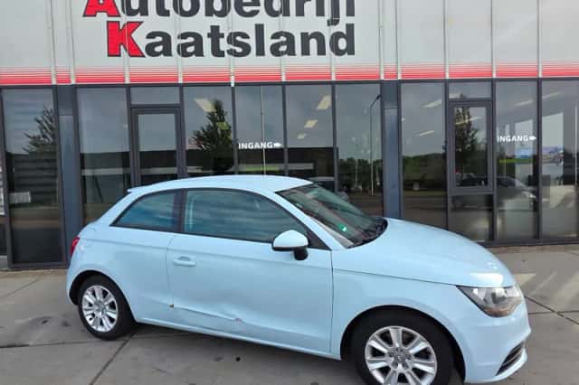 Audi A1 (2010) thumbnail 2