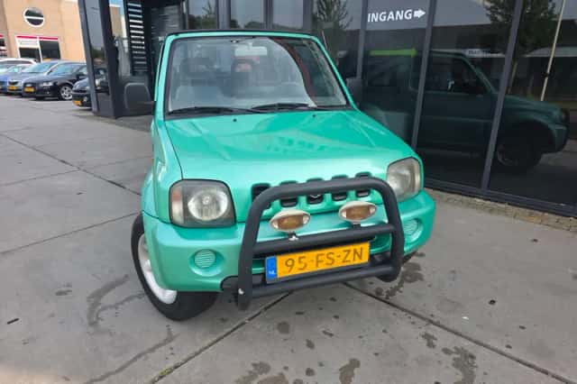 Suzuki Jimny (2000) thumbnail 3