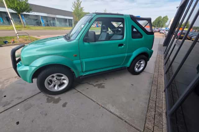 Suzuki Jimny (2000) thumbnail 4