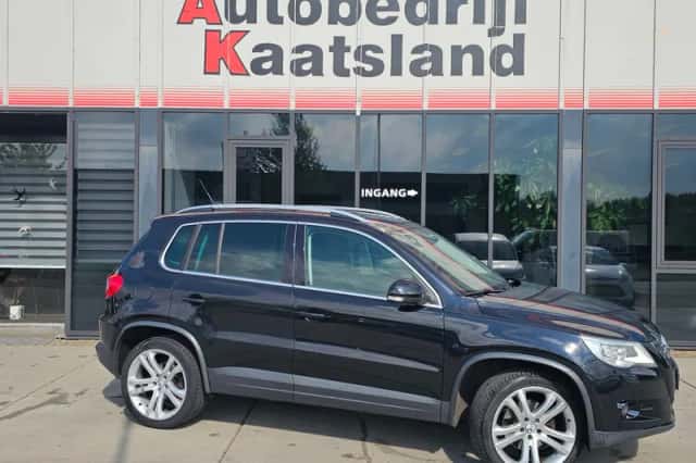 Volkswagen Tiguan (2009) thumbnail 1