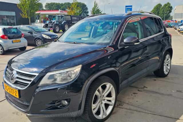 Volkswagen Tiguan (2009) thumbnail 3