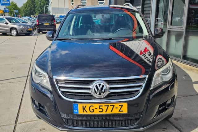 Volkswagen Tiguan (2009) thumbnail 4