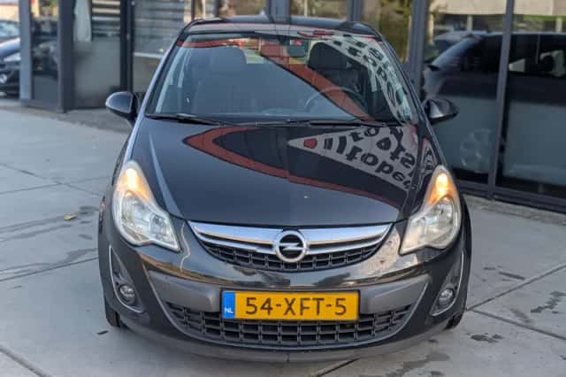 Opel Corsa (2012) thumbnail 2