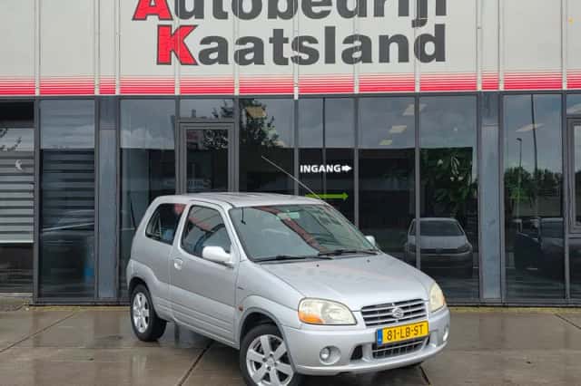 Suzuki Ignis (2002) thumbnail 2