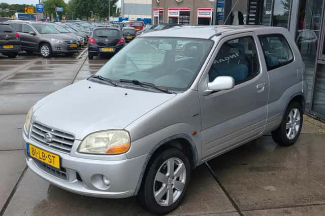 Suzuki Ignis (2002) thumbnail 4
