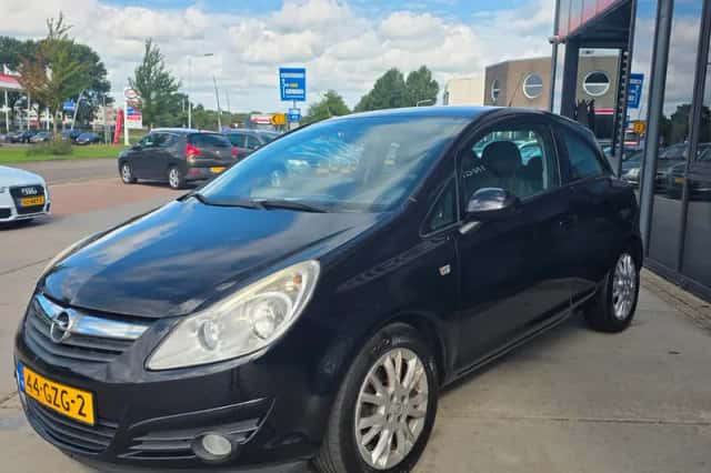 Opel Corsa (2008) thumbnail 4