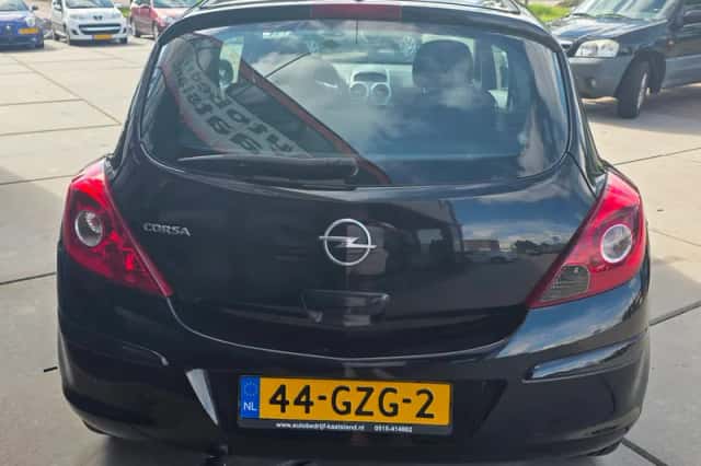 Opel Corsa (2008) thumbnail 6