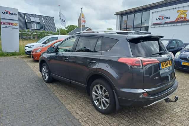 Toyota RAV4 (2016) thumbnail 4