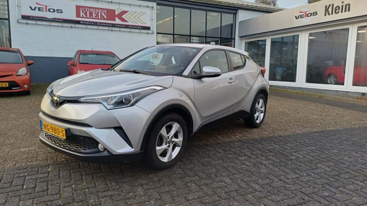 Toyota C-HR (2017) — foto 1
