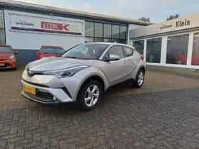 Toyota C-HR (2017) thumbnail 1