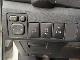 Toyota Auris (2013) thumbnail 15