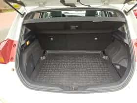 Toyota Auris (2013) thumbnail 24