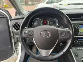 Toyota Auris (2013) thumbnail 31