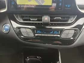 Toyota C-HR (2018) thumbnail 35