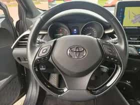 Toyota C-HR (2018) thumbnail 38