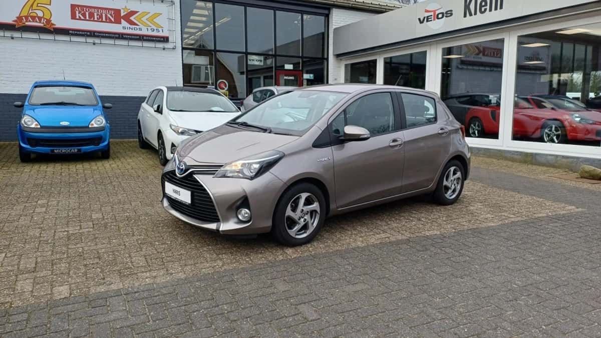 Toyota Yaris (2015) — foto 1