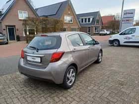 Toyota Yaris (2015) thumbnail 23