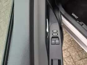 Toyota Yaris (2015) thumbnail 39