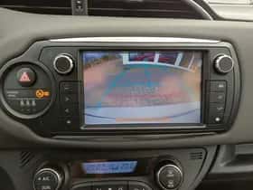 Toyota Yaris (2015) thumbnail 9
