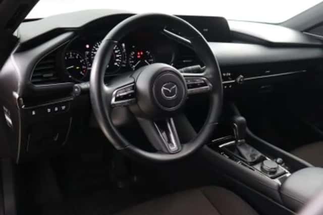 Mazda 3 (2023) thumbnail 4