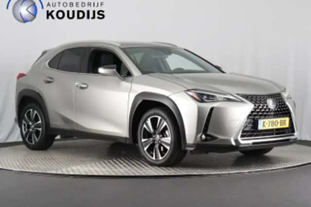 Lexus UX (2019) thumbnail 1