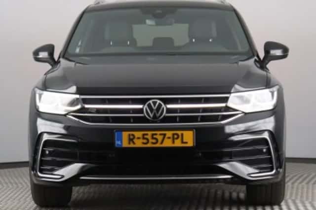 Volkswagen Tiguan (2022) thumbnail 4