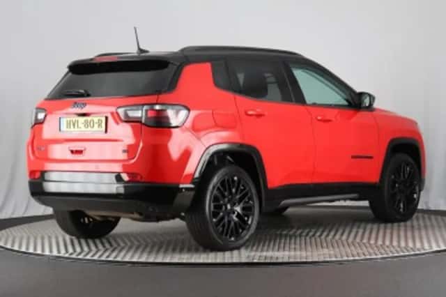 Jeep Compass (2023) thumbnail 2