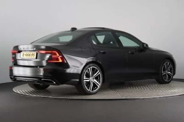 Volvo S60 (2021) thumbnail 2