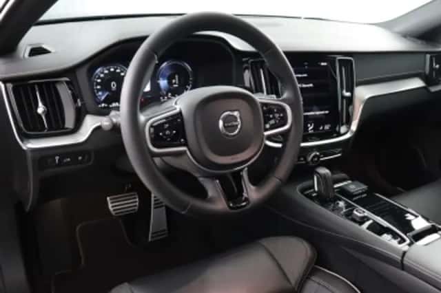 Volvo S60 (2021) thumbnail 3