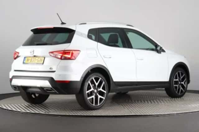 SEAT Arona (2019) thumbnail 2