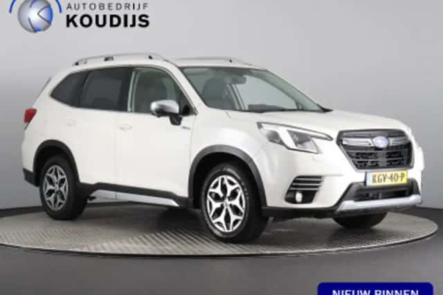 Subaru Forester (2023) thumbnail 1