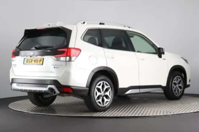 Subaru Forester (2023) thumbnail 2