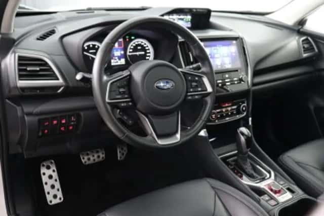 Subaru Forester (2023) thumbnail 3