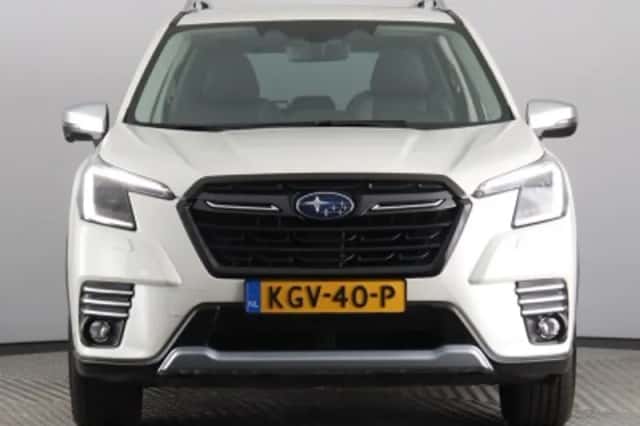 Subaru Forester (2023) thumbnail 4