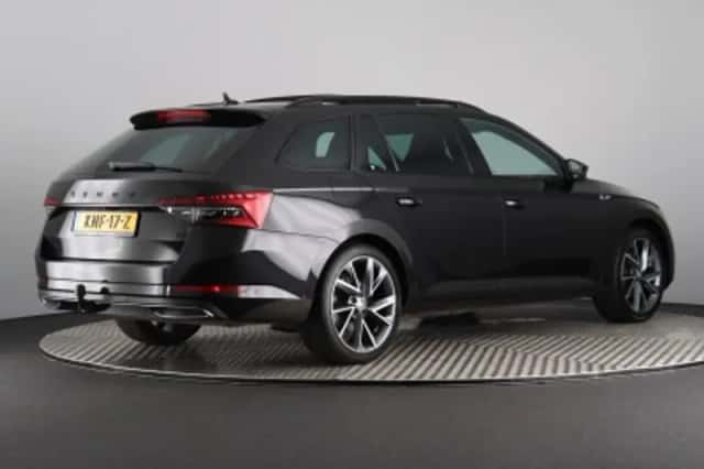 Škoda Superb (2023) thumbnail 2