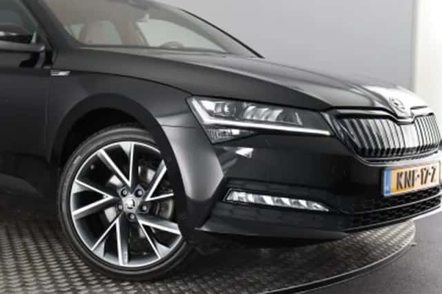 Škoda Superb (2023) thumbnail 5