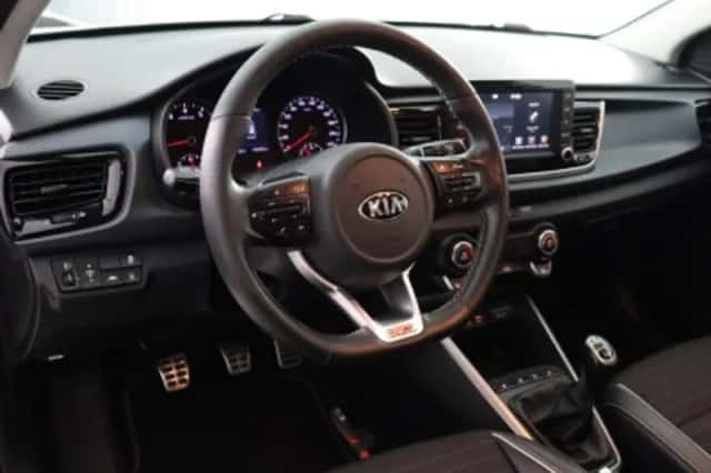 Kia Rio (2018) thumbnail 3